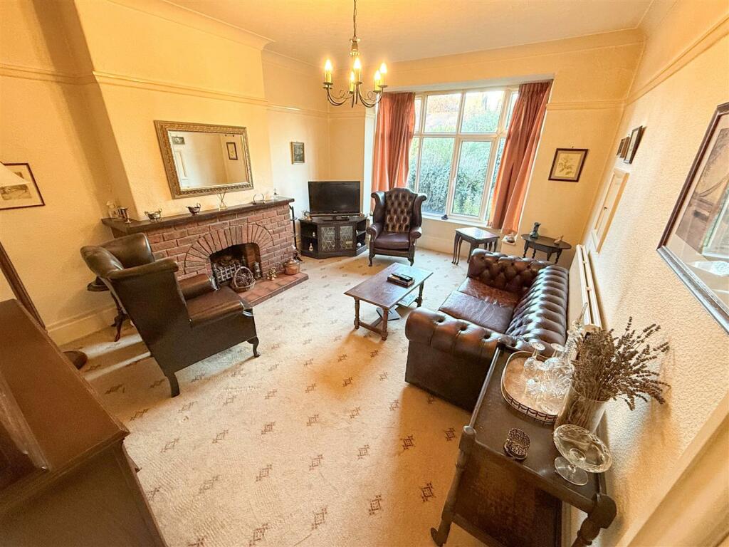 SITTING ROOM