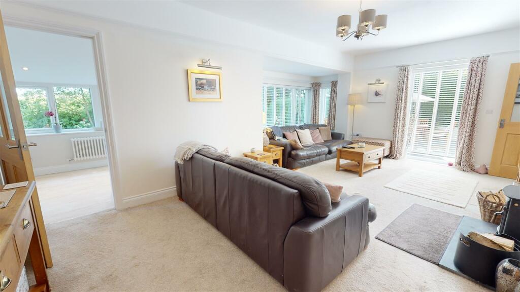 Hazel-Hill-StFlorence-Milton-Tenby-05282023_170918