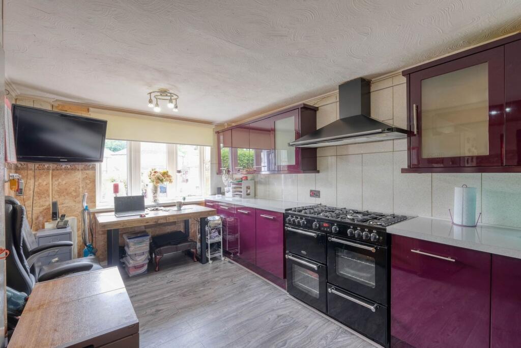Kitchen / Dining