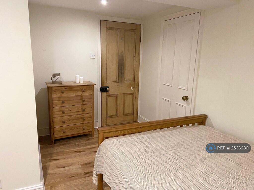 Bedroom 1 - Built In Wardrobe View