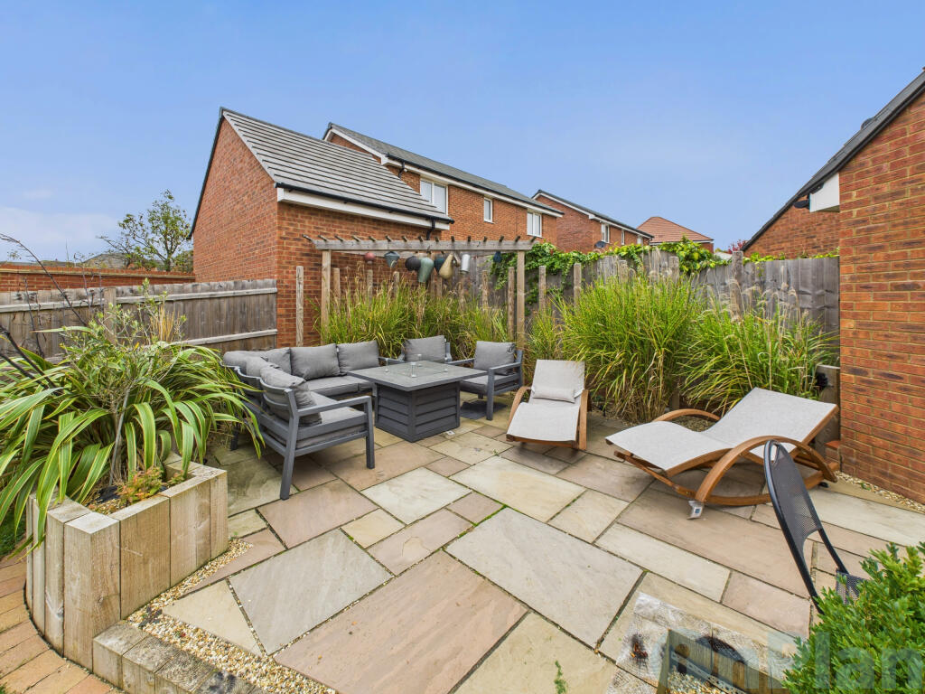 Wayne Gardens, Oxley Gardens, Oxley Park, Milton Keynes, Buckinghamshire