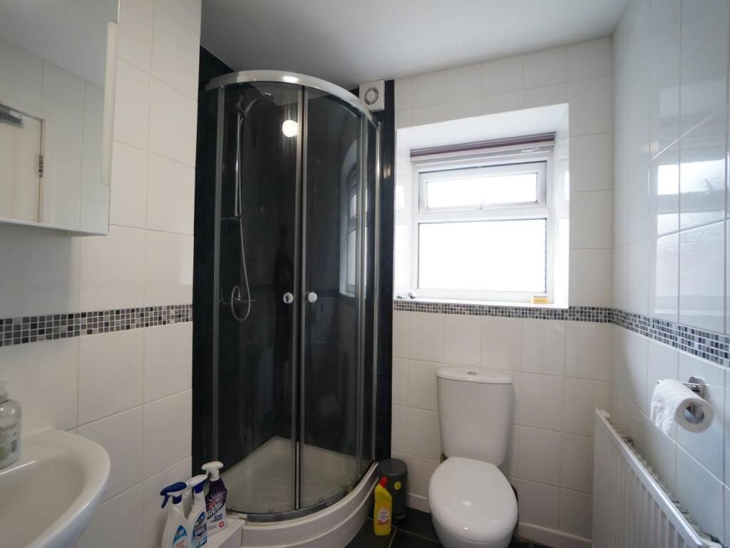 Bathroom.JPG