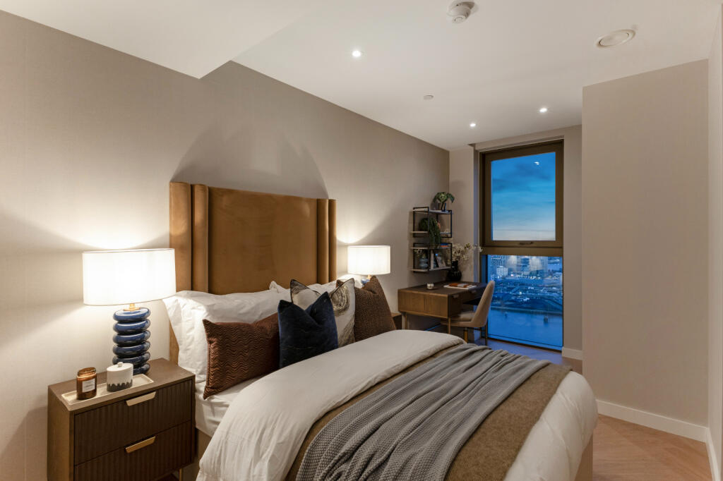 101033_Flat-37.06-222-Marsh-Wall (37).jpg