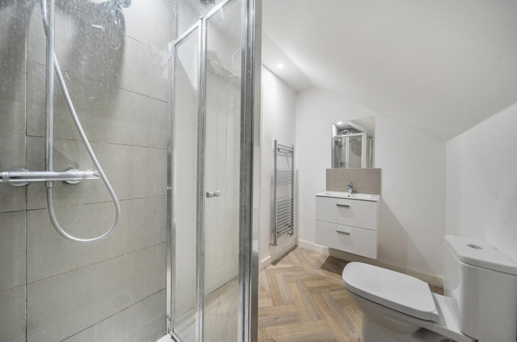 1364864-10-68ed35...