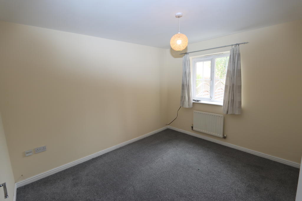 Dining / Bedroom 5