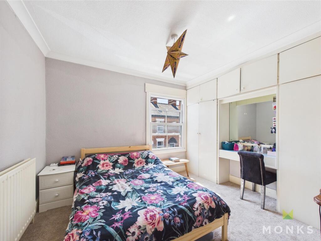 CAM01348G0-PR0663-STILL009.jpg