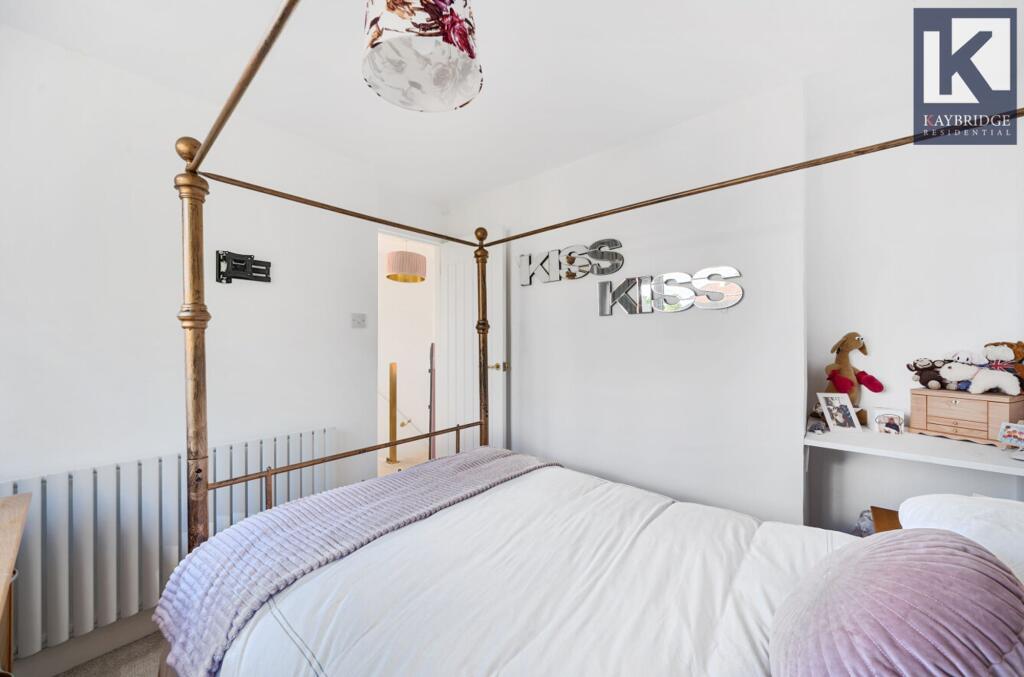 Poplar Crescent, Epsom - KT19 9ER