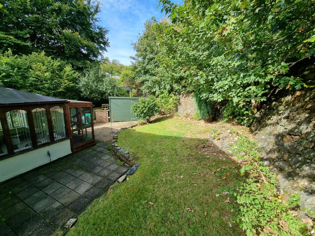 Elevated side garden.jpg