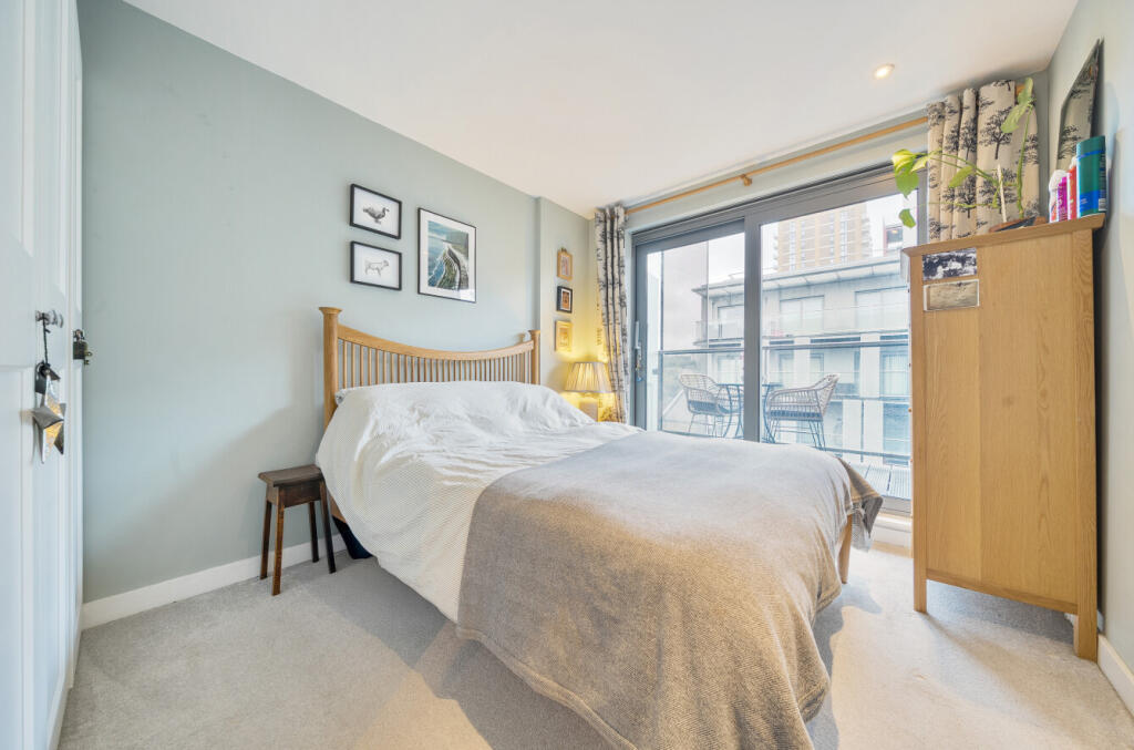 1371970-19-68fa08...