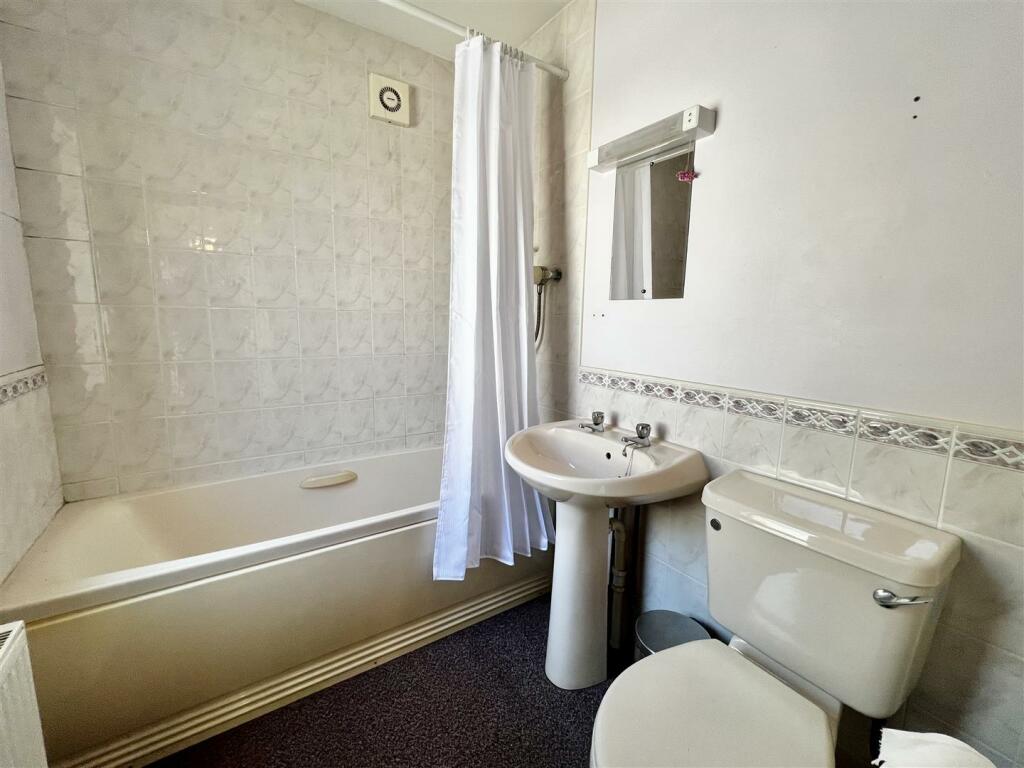 Bathroom/Annex Bathroom