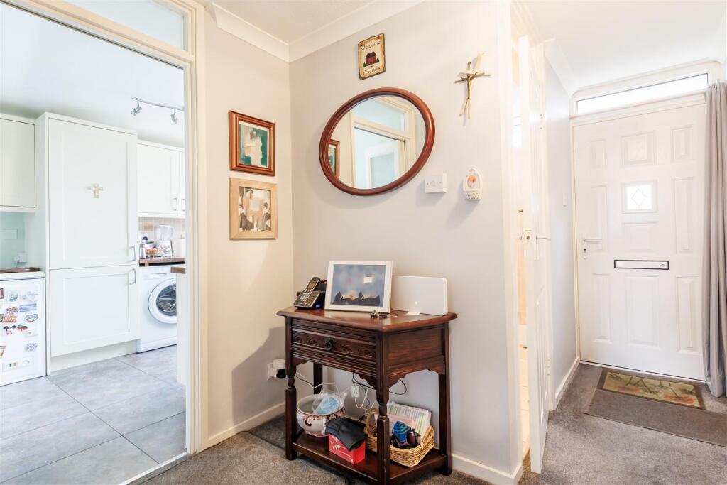 16 Highfield Gr (1).jpg
