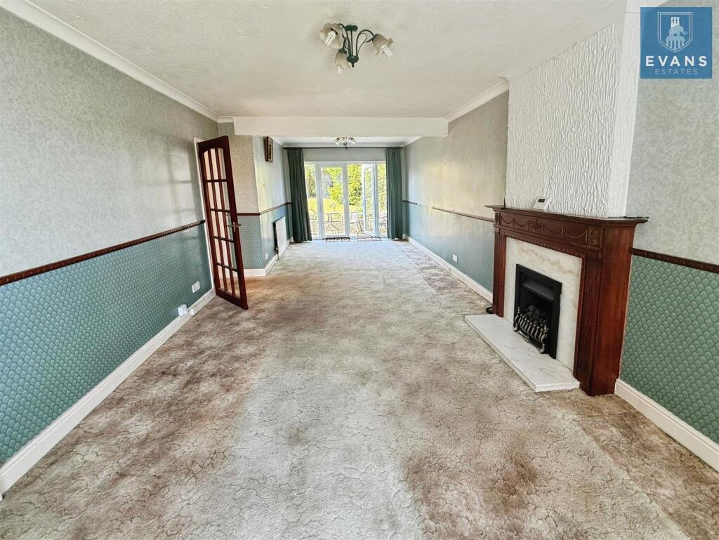 Through Lounge Diner