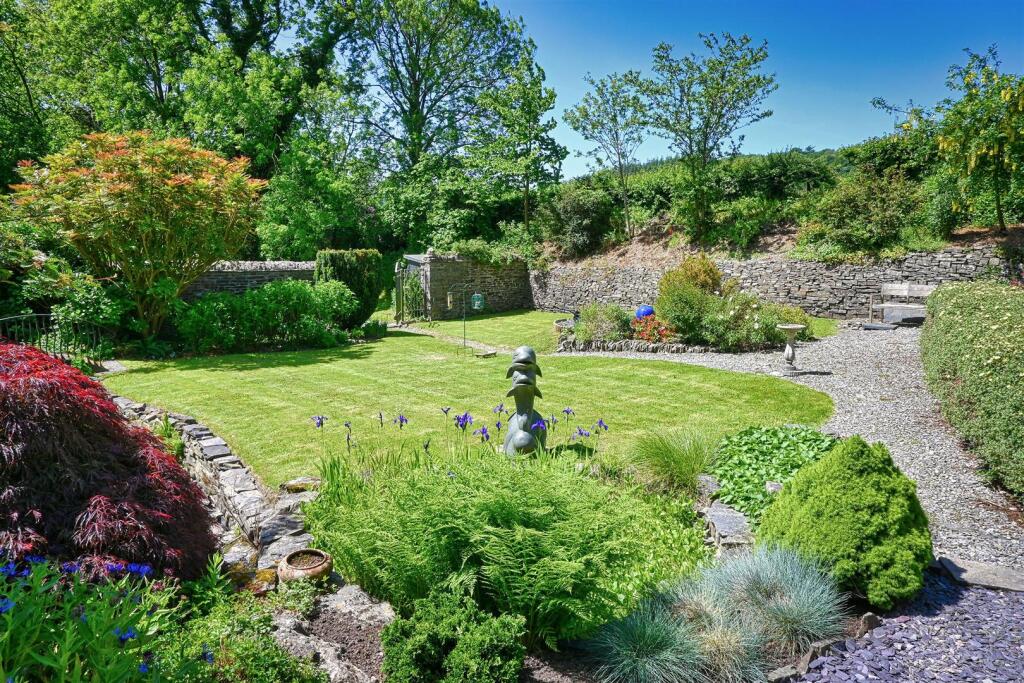 STREAM/ WATER FEATURE