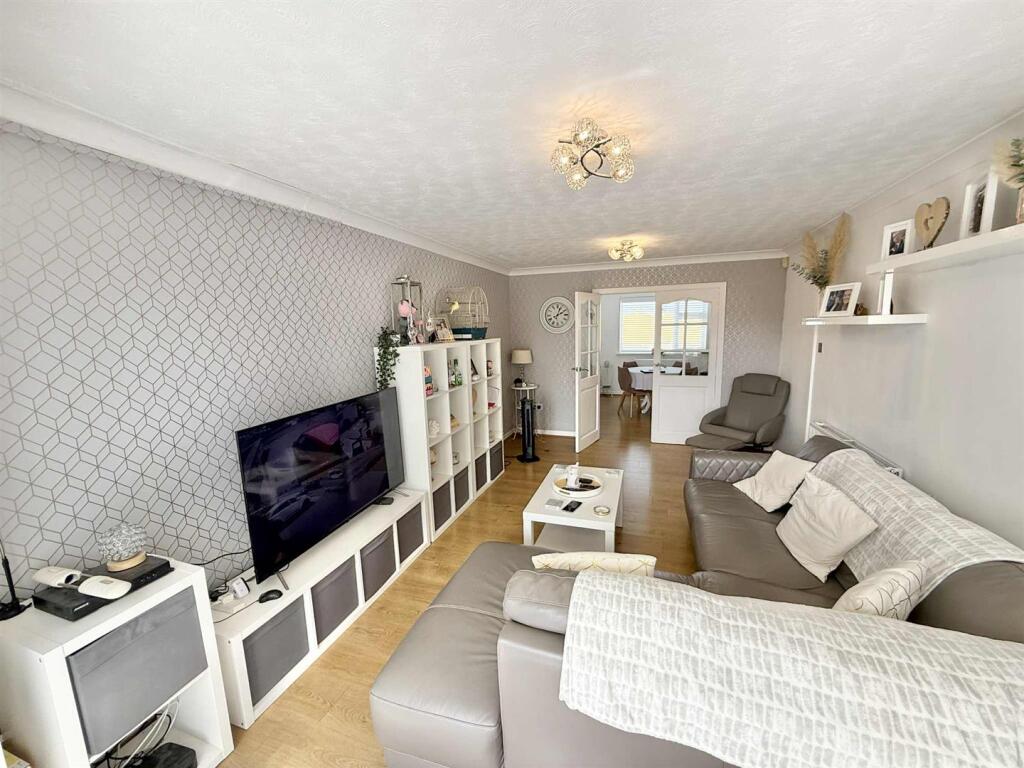 lounge-2.jpg