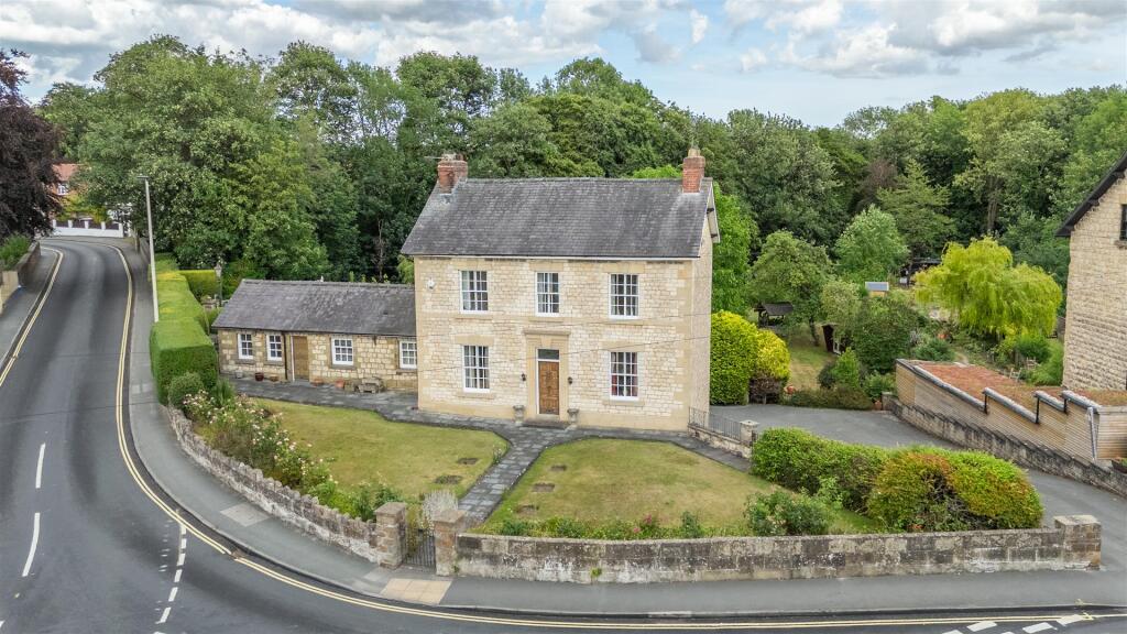 Cliffe House (2 of 36).jpg