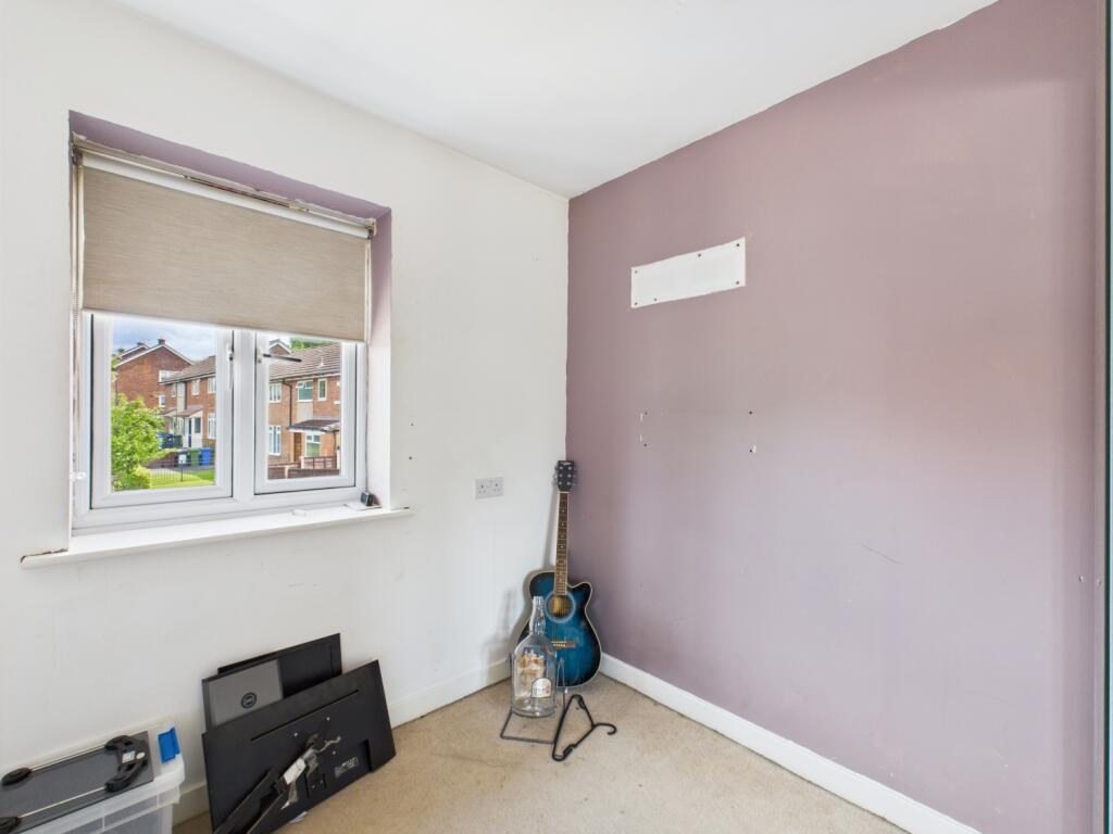 CAM03729G0-PR0104-STILL030