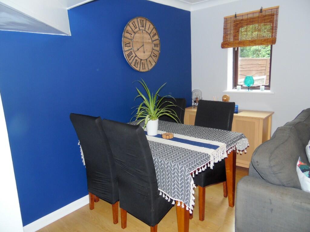 LOUNGE/DINER