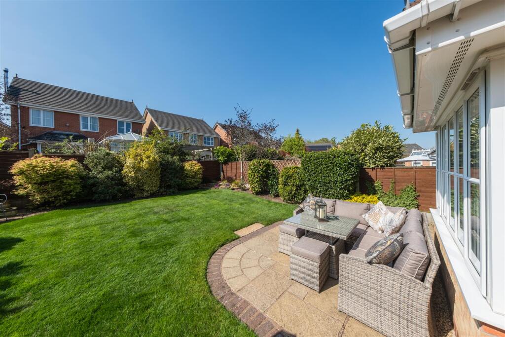 10 Knightsbridge Avenue-031.jpg