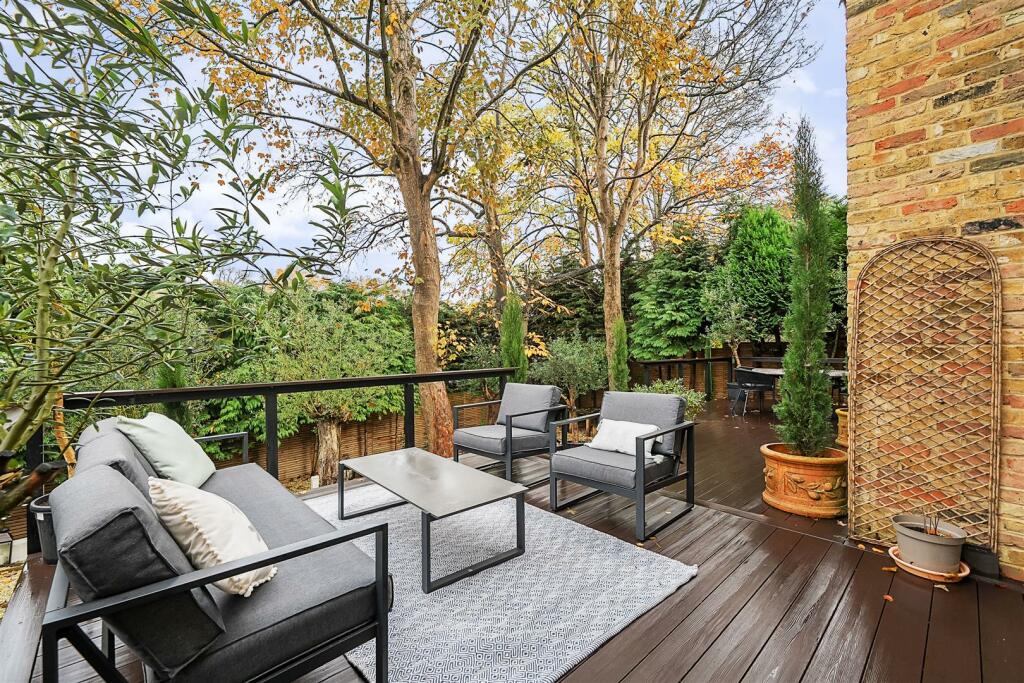 1 Devonshire Drive garden 3.jpg