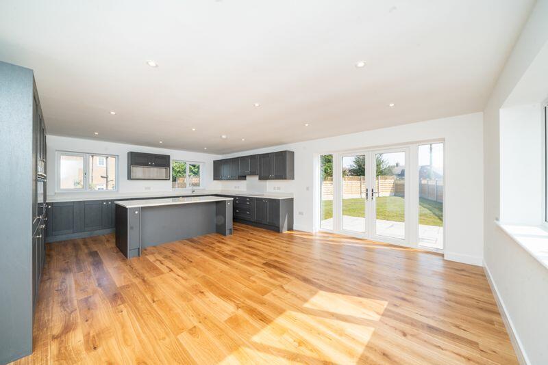 KITCHEN &amp; FAMILY ROOM