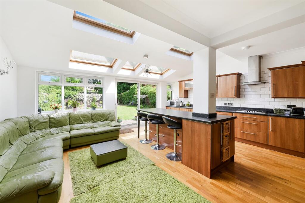 GREENHAYES AVENUE, 90 - 19.jpg