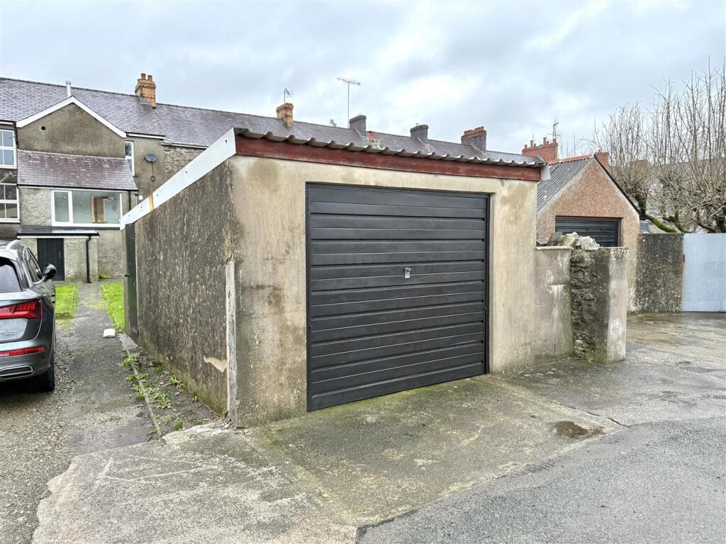 Single Garage