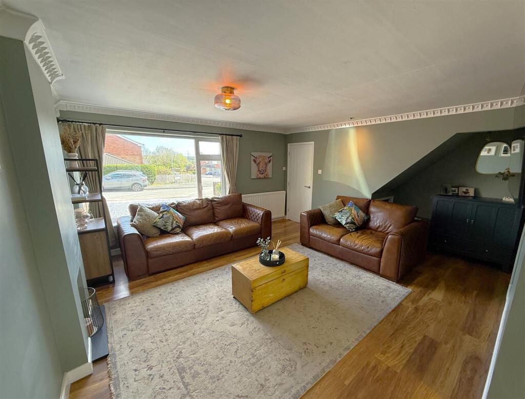 Living Room B.JPG