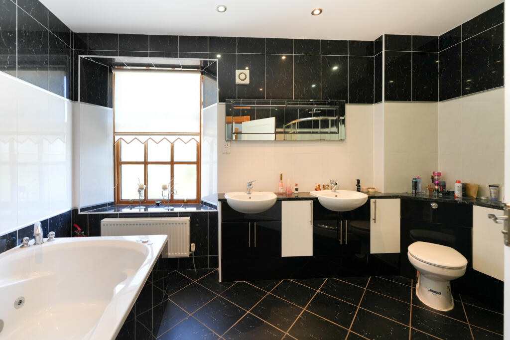 House 2 Bathroom