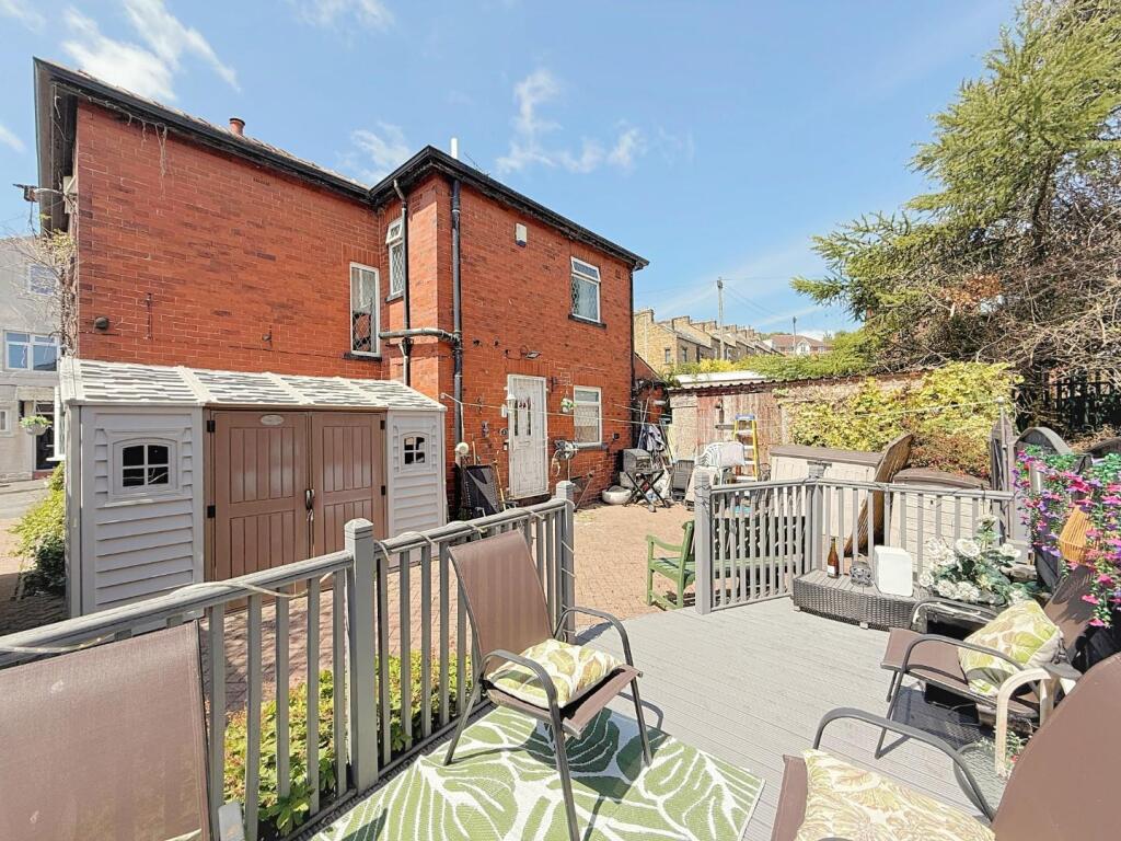 SUN DECKING