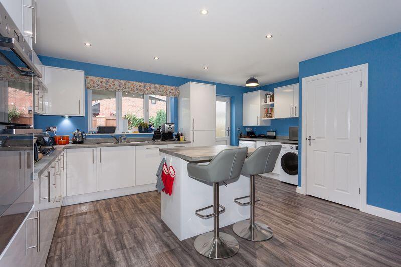 KITCHEN/DINING ROOM/UTILITY