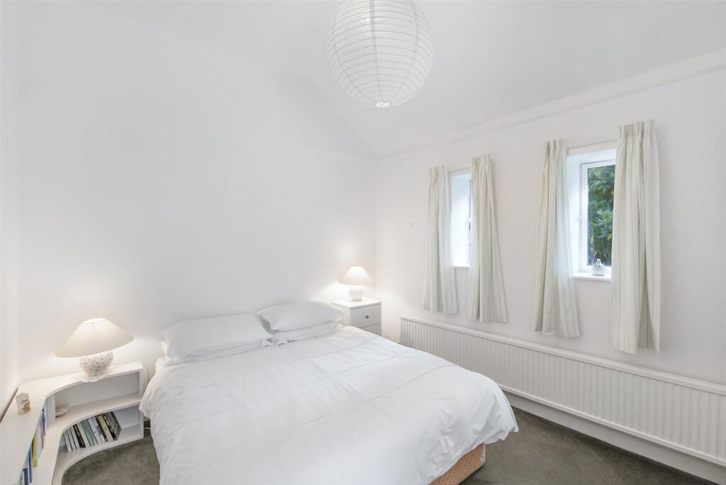 Apartment: Bedroom
