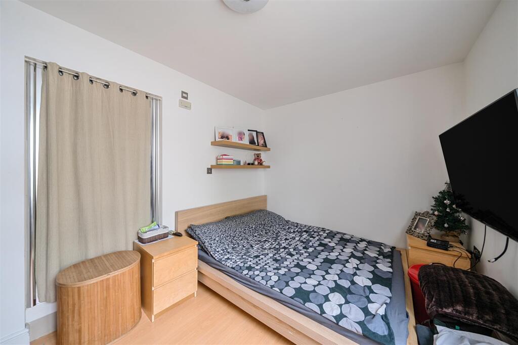 1296150-7-68261bad25460-ARW .jpg