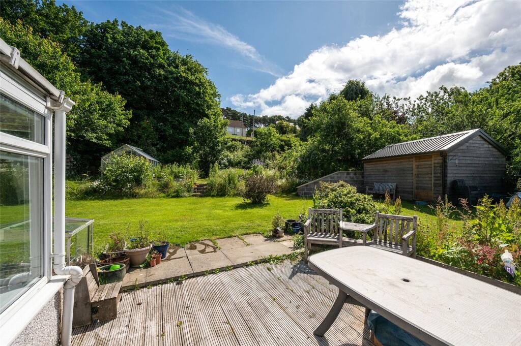 Decking &amp; Garden