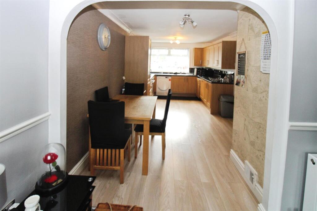 Fitted Dining Kitchen