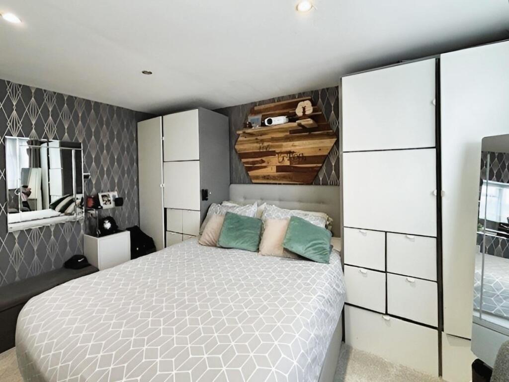902306c6-Bedroom 20One 202.jpg