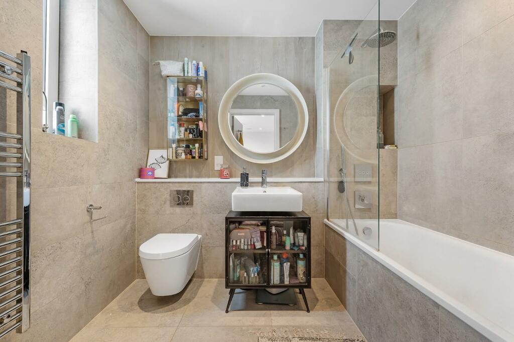 En suite.JPG
