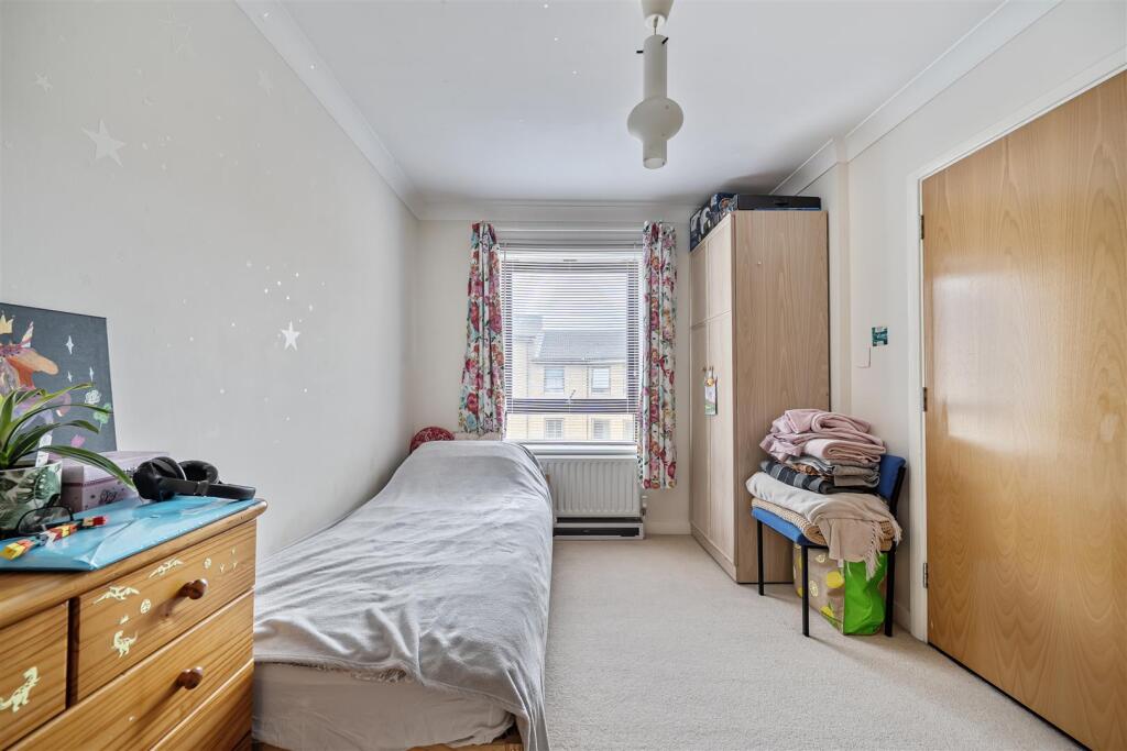 Brabazon Street, London