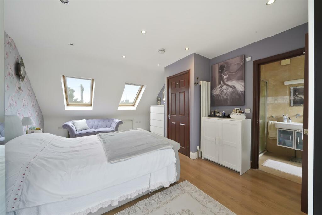 16 Danemead Grove - tZyKRepiKqk9k9egV35J.jpg