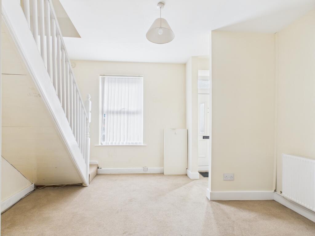 CAM03062G0-PR0179-STILL001