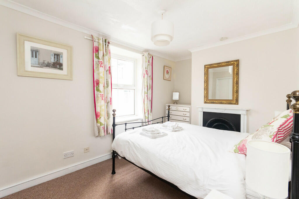 Second bedroom