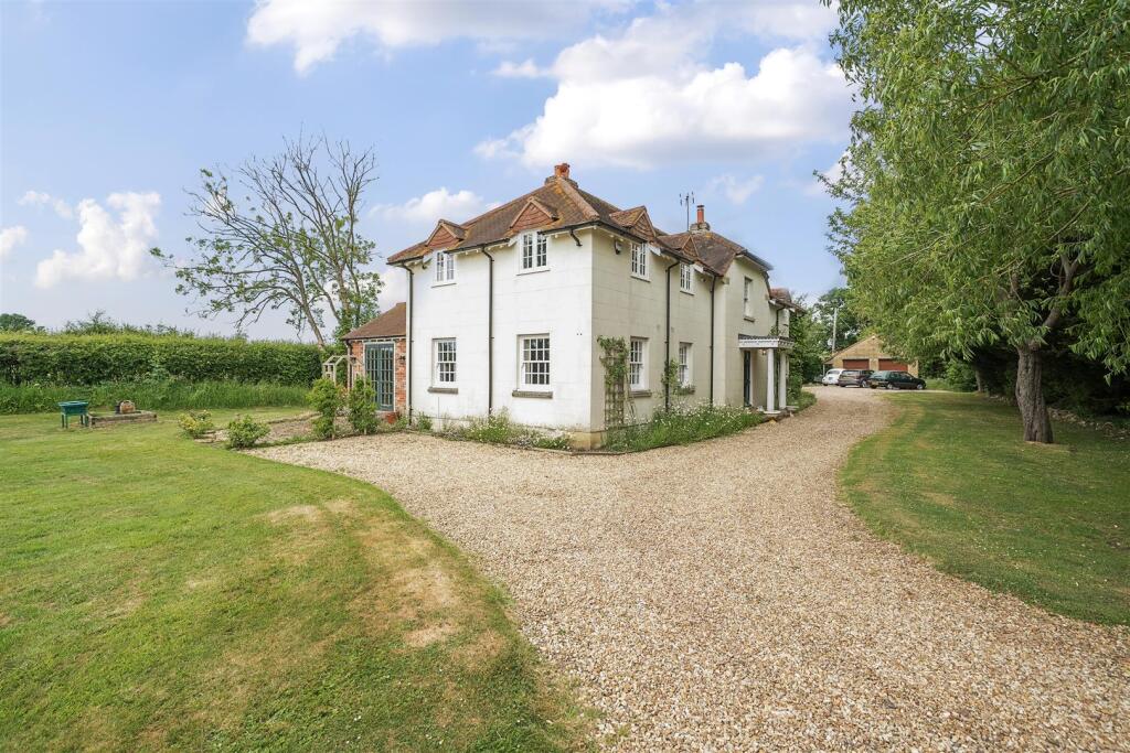 Driveway / Front