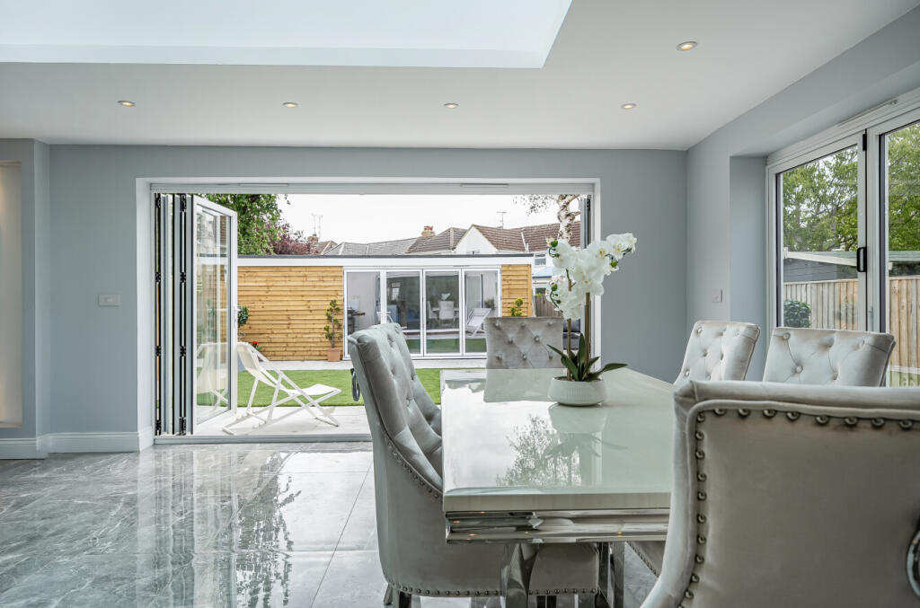 127967023683f3d1e18413