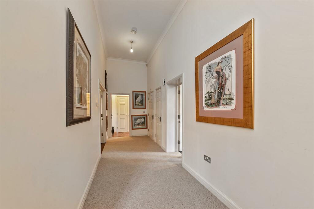 9GreatLeysCourt-13.jpg