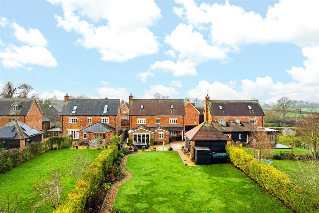 Garden/Rear