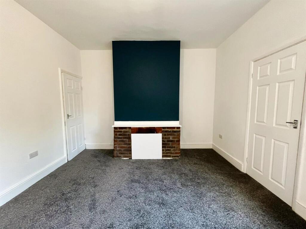 living room 6.jpg