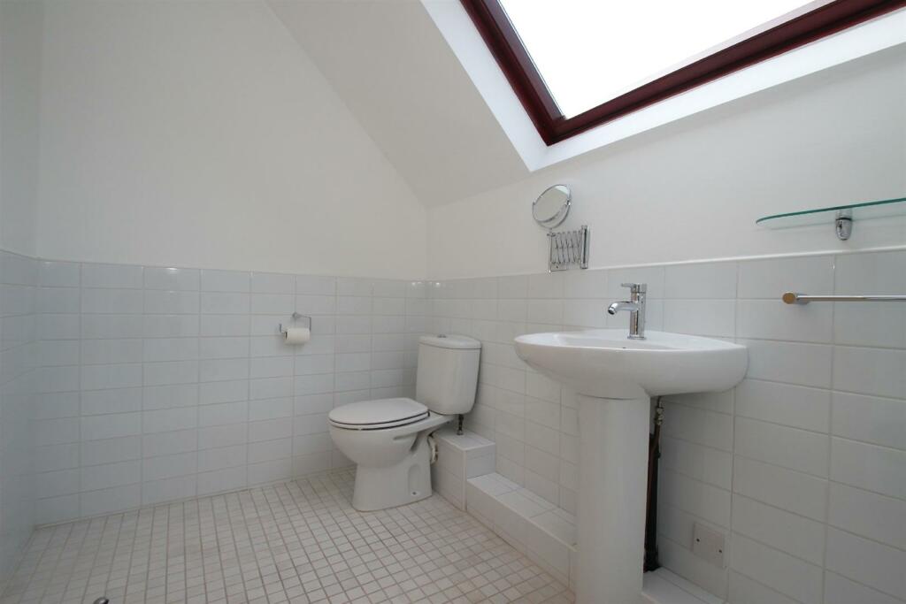 En Suite Shower Room 2