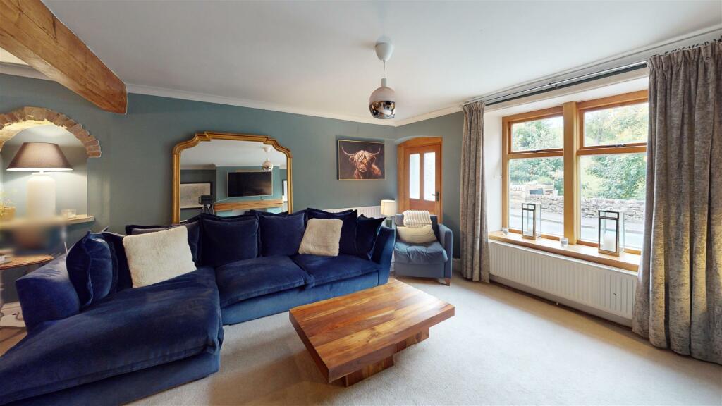 qwrs9VKju99-Living_Room.jpg