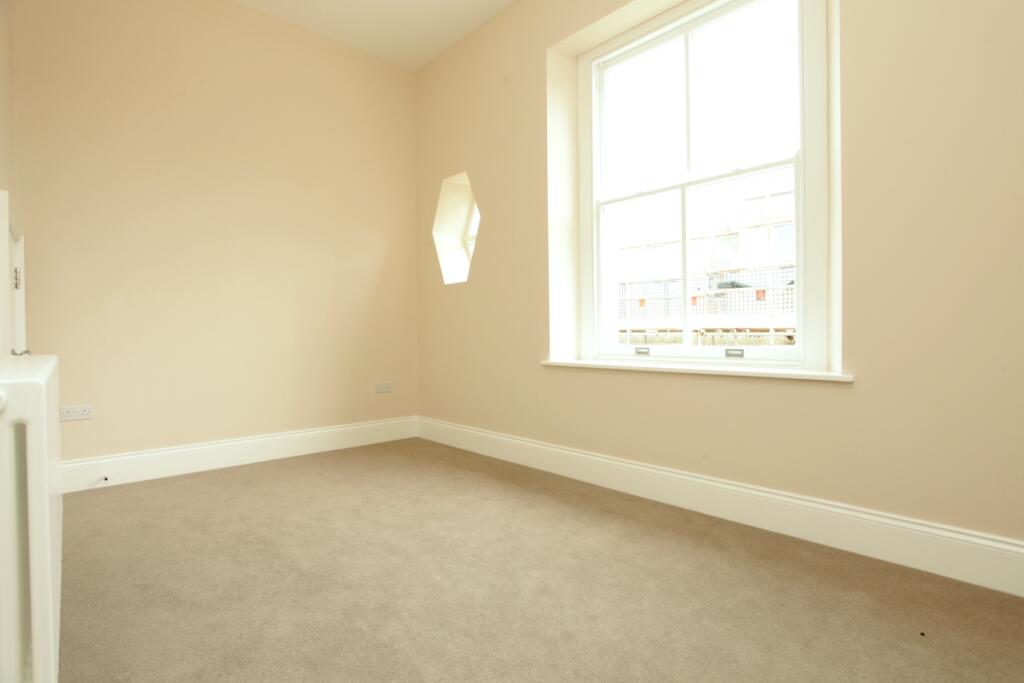 Apt 4 Thirlstaine...