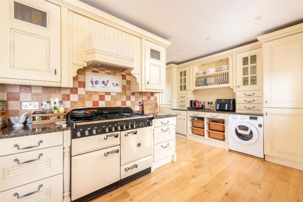 Kitchen/Breakfast Rm