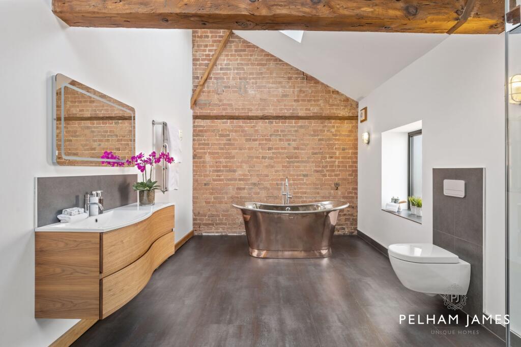 Principal En Suite, St Pega's Granary, Peakirk